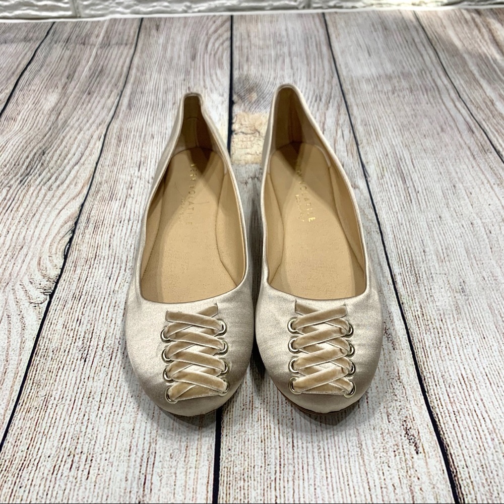 Very Volatile Champagne Satin Flats Velvet Laces - Picture 2 of 6